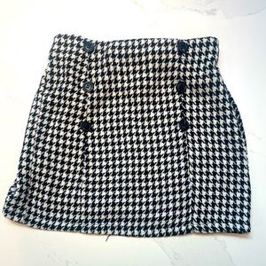Black and white skirt - S -XS